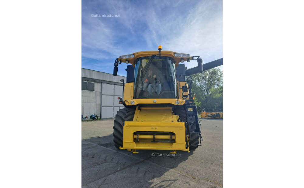 New Holland CX8050 Used - 5