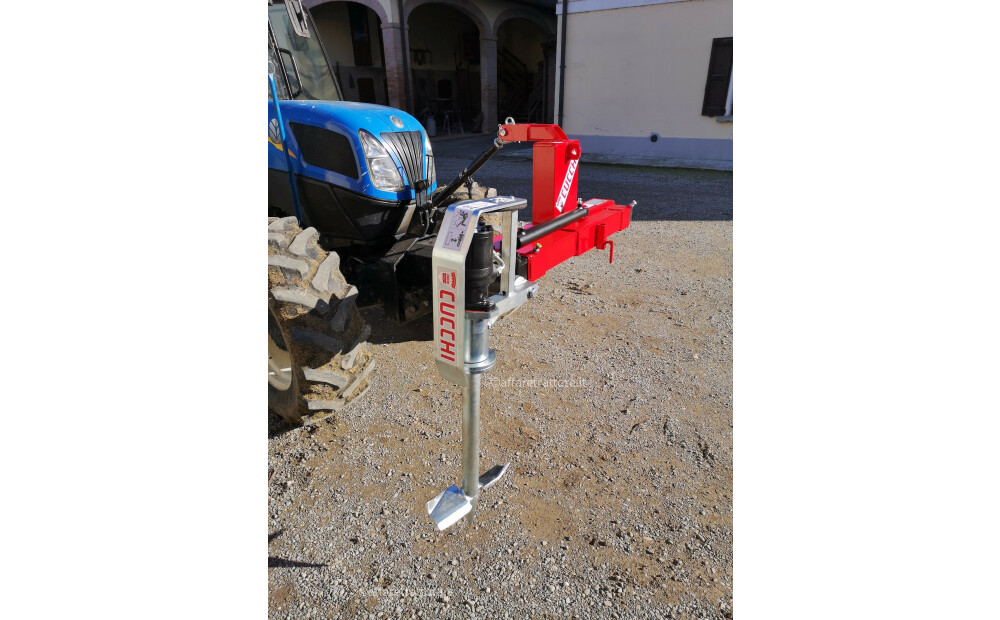 Cucchi hydraulic auger for vineyards with DS frame - 4