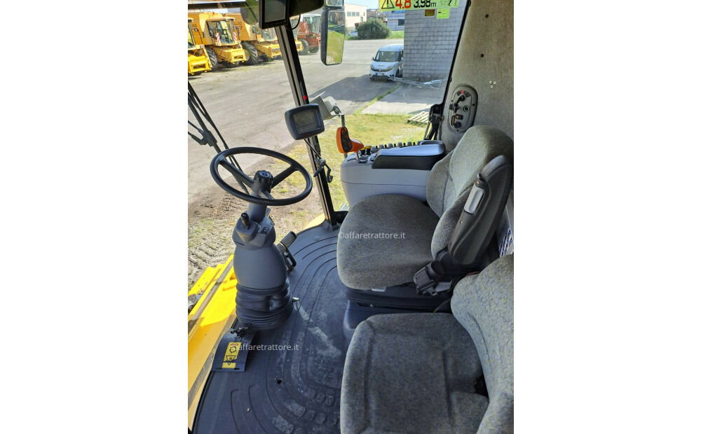 New Holland CX860 Used - 5