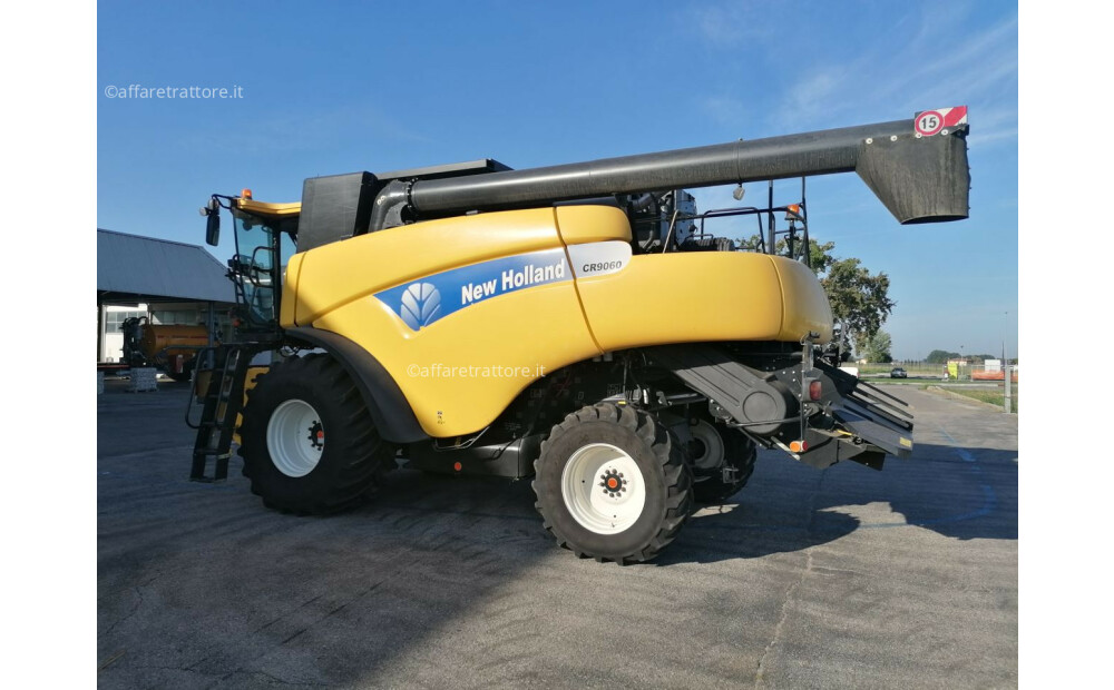 New Holland CR 9060 Used - 8