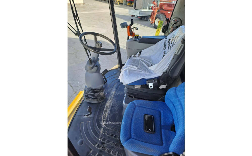 New Holland CX8050 Used - 9